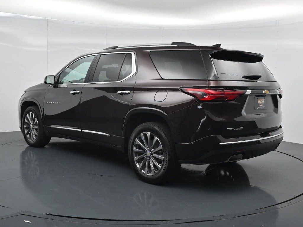 Used 2023 Chevrolet Traverse Premier FWD image 5