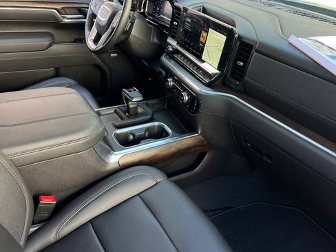 Used 2025 GMC Sierra 1500 SLT w/ SLT Premium Plus Package AWD/4WD image 20