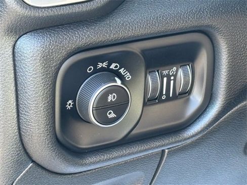 Used 2025 RAM 1500 Laramie image 8