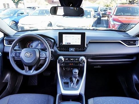 Used 2024 Toyota RAV4 XLE FWD image 19