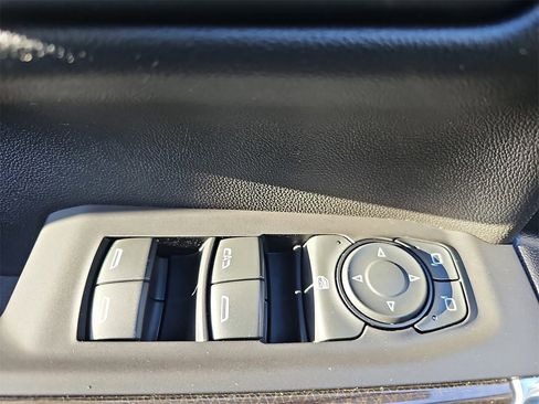 Used 2021 Chevrolet Silverado 1500 LT Trail Boss w/ Convenience Package II image 26