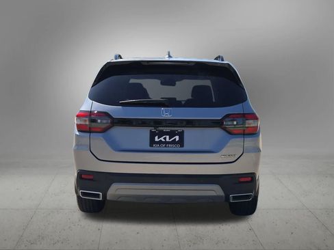 Used 2023 Honda Pilot Touring image 5