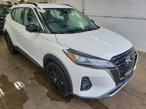 Used 2024 Nissan Kicks SR w/ SR Premium Package FWD image 3