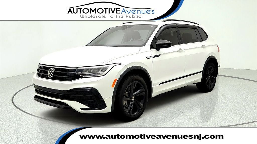 Used 2024 Volkswagen Tiguan SE R-Line AWD/4WD image 1