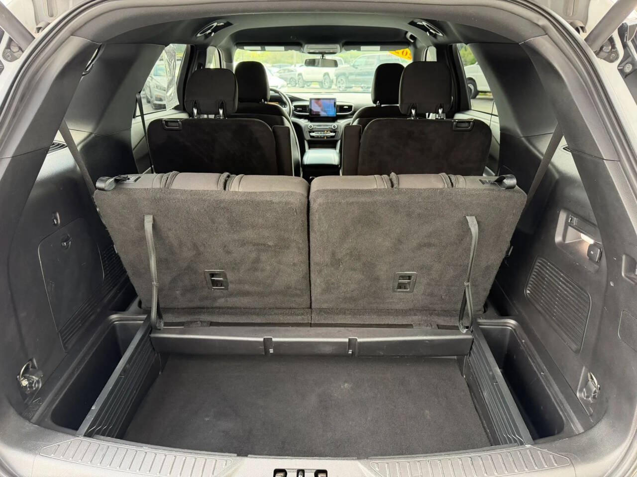 Used 2020 Ford Explorer XLT RWD image 24