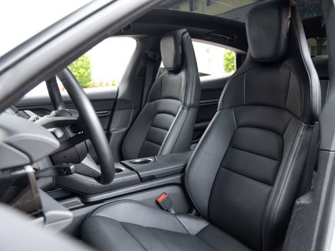 Certified 2025 Porsche Taycan w/ Premium Package RWD image 5
