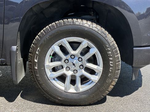 Used 2024 Chevrolet Silverado 1500 RST w/ Convenience Package II AWD/4WD image 6