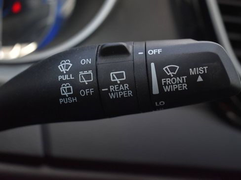 Used 2025 Chrysler Pacifica Select FWD image 25