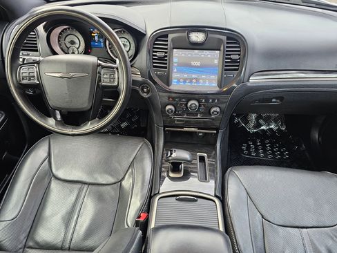 Used 2014 Chrysler 300 C image 19