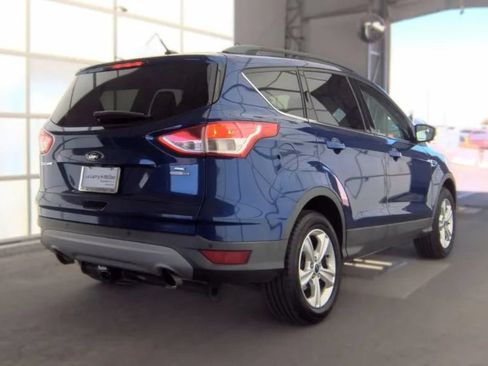 Used 2016 Ford Escape SE w/ Equipment Group 201A AWD/4WD image 2