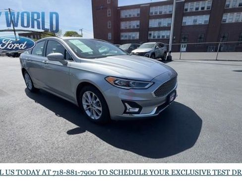 Used 2020 Ford Fusion Energi Titanium image 8