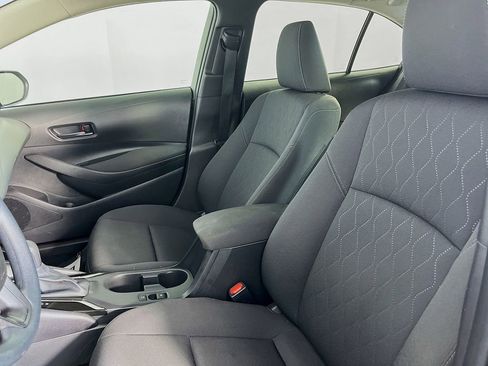 Used 2025 Toyota Corolla LE FWD image 28
