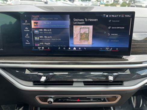 Used 2024 BMW X7 xDrive40i w/ M Sport Package AWD/4WD image 18