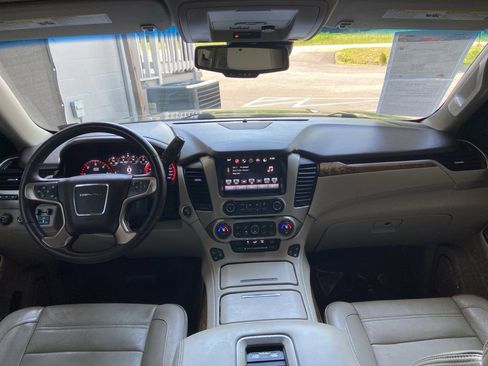 Used 2016 GMC Yukon XL Denali w/ Open Road Package AWD/4WD image 19