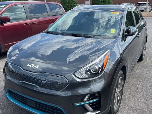 Certified 2022 Kia Niro EX FWD image 3
