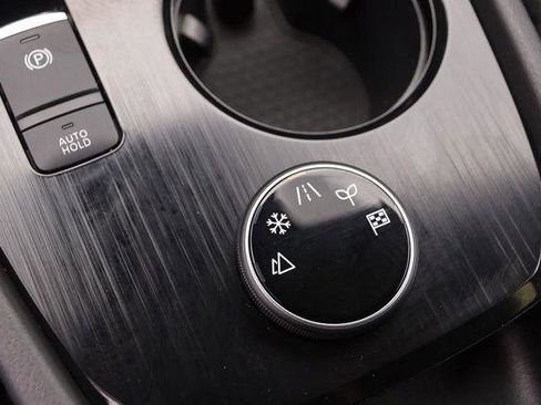 Used 2024 Nissan Rogue SV image 18