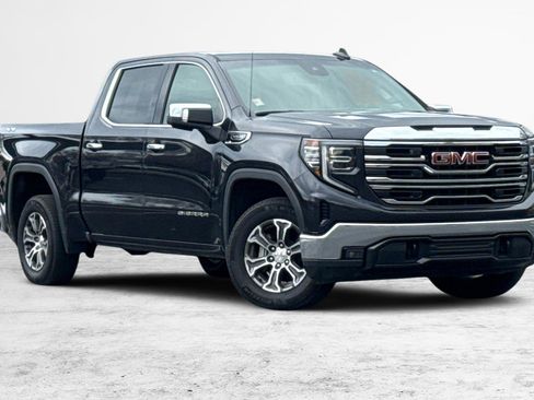 Used 2025 GMC Sierra 1500 SLT image 2