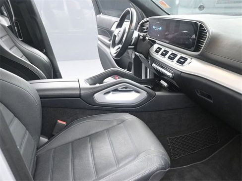Used 2021 Mercedes-Benz GLS 580 4MATIC image 19