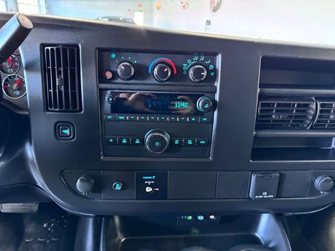 Used 2024 GMC Savana 2500 w/ Driver Convenience Package image 15