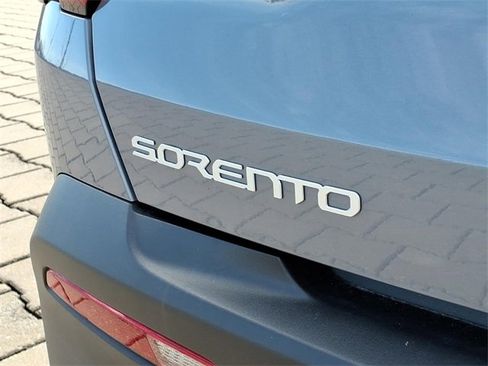 Used 2023 Kia Sorento LX image 24