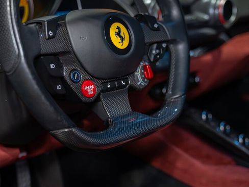 Used 2019 Ferrari 812 Superfast RWD image 16