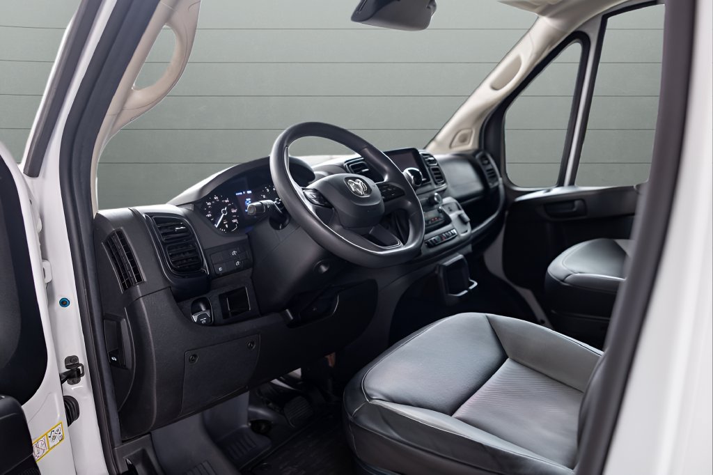 Used 2025 RAM ProMaster 2500 w/ Convenience Group FWD image 28