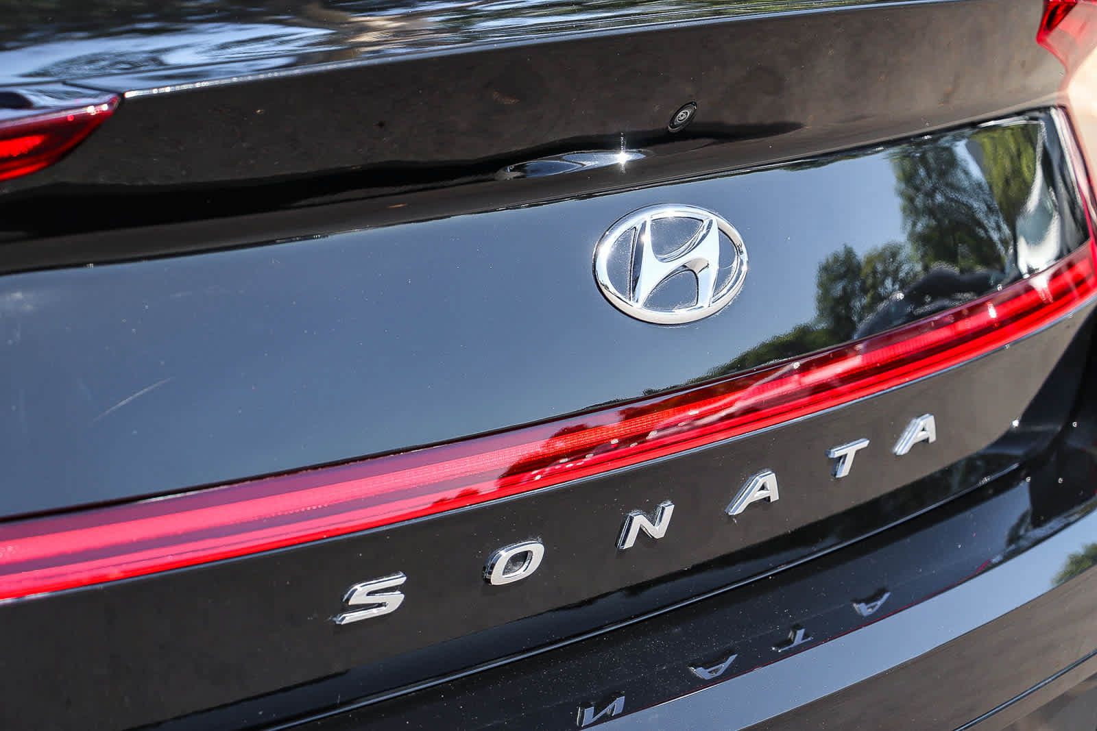 Used 2023 Hyundai Sonata SEL w/ Convenience Package FWD image 9