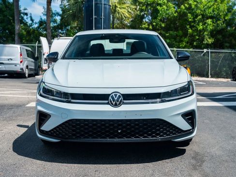 Used 2025 Volkswagen Jetta Sport image 1