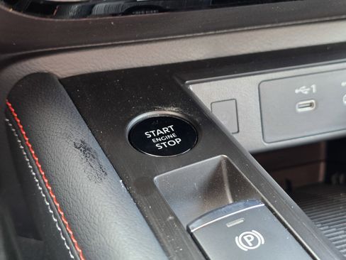 Used 2025 Nissan Kicks SR AWD/4WD image 31