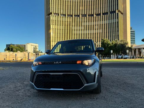 Used 2023 Kia Soul LX w/ LX Technology Package FWD image 11