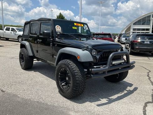 Used 2015 Jeep Wrangler Unlimited Rubicon w/ Connectivity Group AWD/4WD image 3