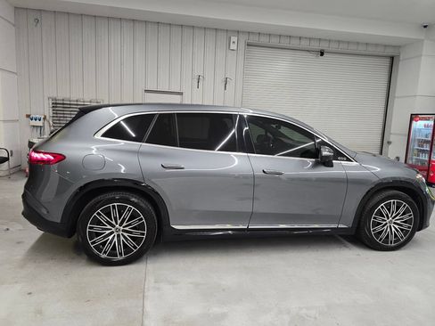 Used 2023 Mercedes-Benz EQS 580 4MATIC SUV w/ Exclusive Trim Package image 7