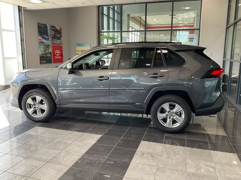 Certified 2025 Toyota RAV4 LE AWD/4WD image 4