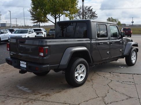 Used 2021 Jeep Gladiator Sport image 5