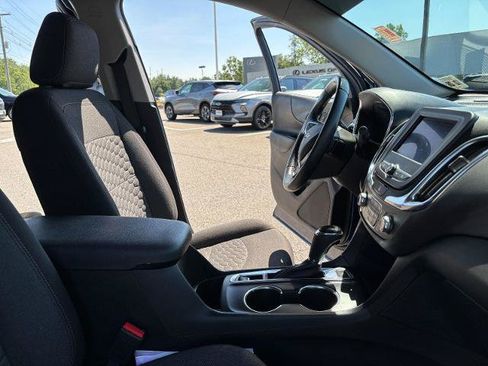 Used 2021 Chevrolet Equinox LT AWD/4WD image 15