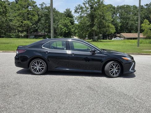 Used 2023 Toyota Camry XLE FWD image 32