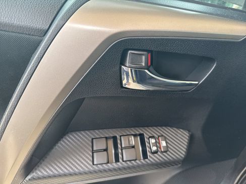 Used 2014 Toyota RAV4 XLE FWD image 5