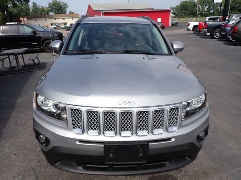 Used 2016 Jeep Compass Latitude AWD/4WD image 2