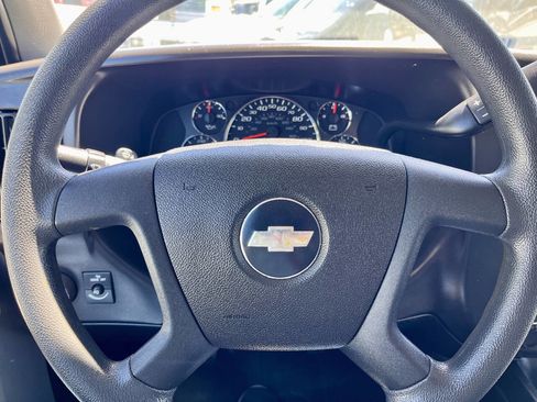 Used 2013 Chevrolet Express 2500 RWD image 9