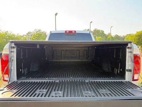 Used 2018 RAM 1500 Classic SLT RWD image 28