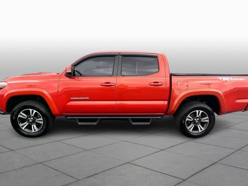 Used 2018 Toyota Tacoma TRD Sport image 32