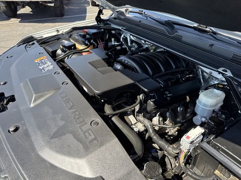 Used 2017 Chevrolet Suburban Premier image 12