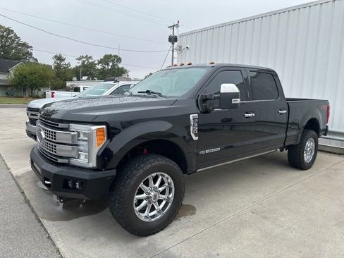 Used 2017 Ford F350 Platinum w/ Platinum Ultimate Package image 3