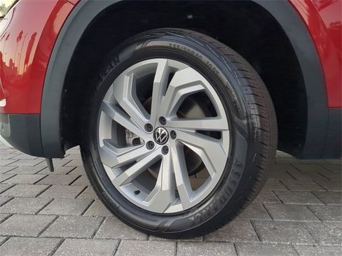 Certified 2022 Volkswagen Atlas SE w/ Panoramic Sunroof Package image 35