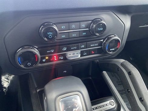 Used 2024 Ford Bronco Outer Banks image 16