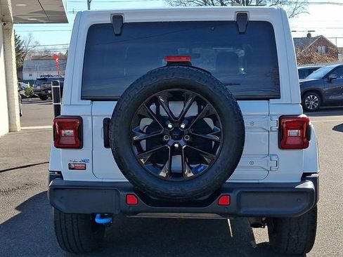 Used 2022 Jeep Wrangler Unlimited Sahara w/ Cold Weather Group image 5