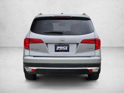 Used 2018 Honda Pilot Touring image 4