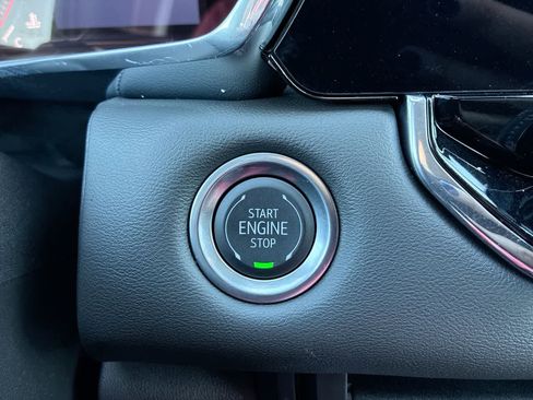 Used 2024 GMC Canyon Elevation w/ Convenience Package image 17