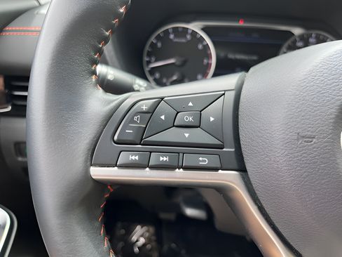 Used 2022 Nissan Sentra SR w/ Lighting Package FWD image 20