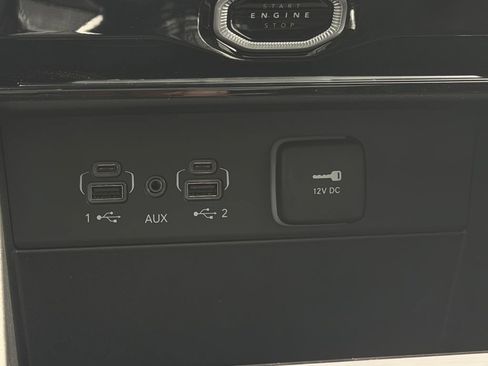 New 2026 Jeep Grand Cherokee L Limited w/ Limited Altitude Package AWD/4WD image 15